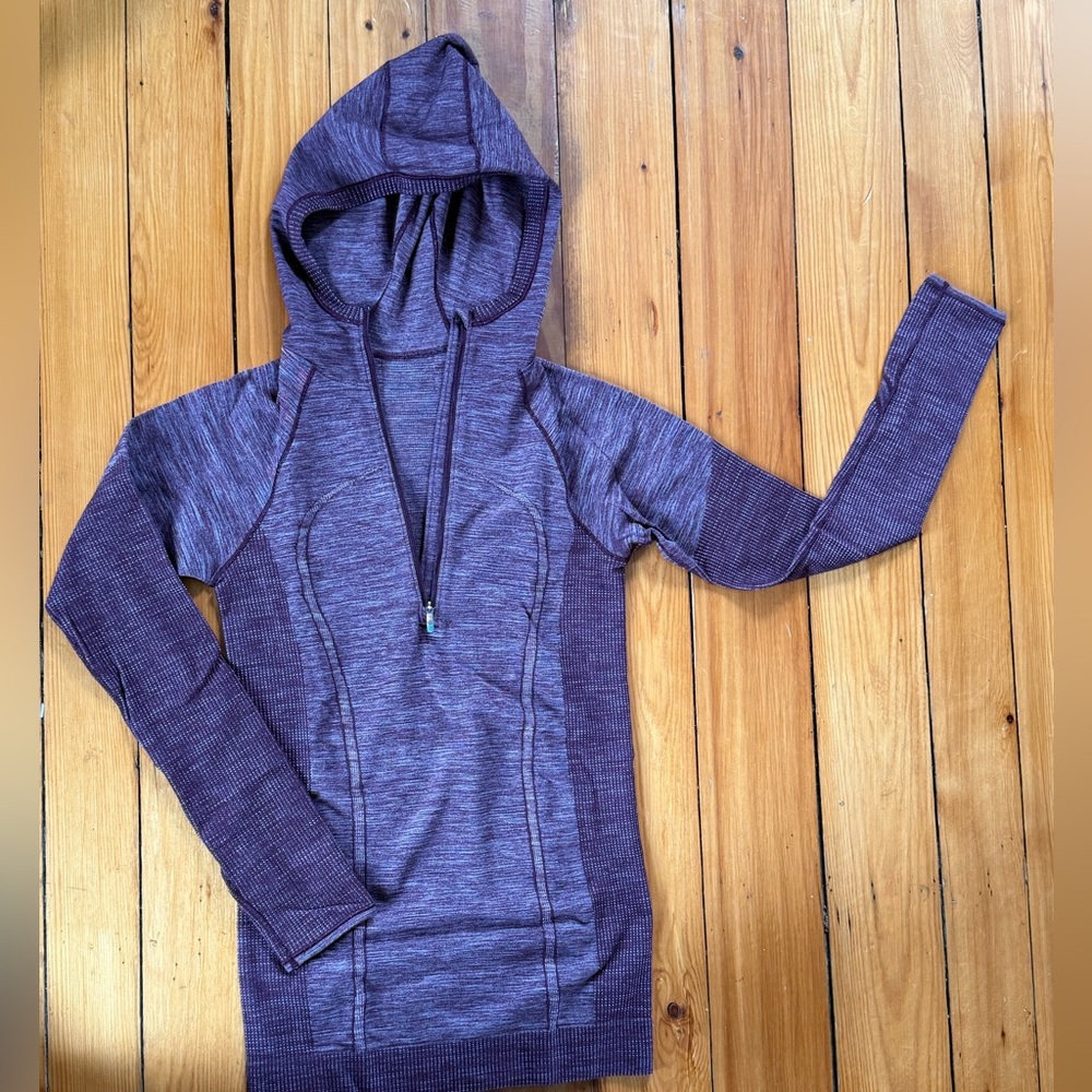 Lululemon maroon lightweight wool blend hoodie. 6 excellent condition